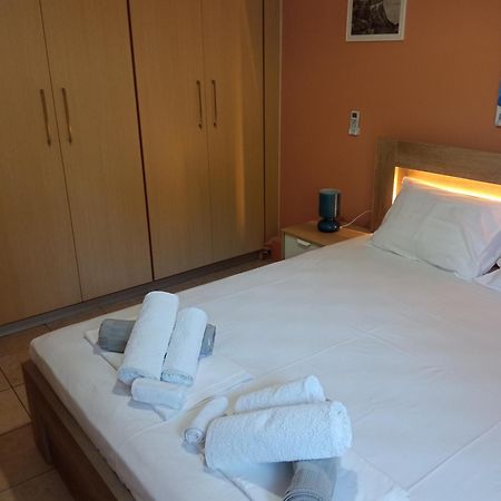 Sofia'S Garden Apartment เนอาเปรามอส ภายนอก รูปภาพ