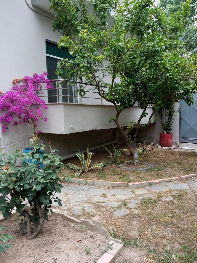 Sofia'S Garden Apartment เนอาเปรามอส ภายนอก รูปภาพ
