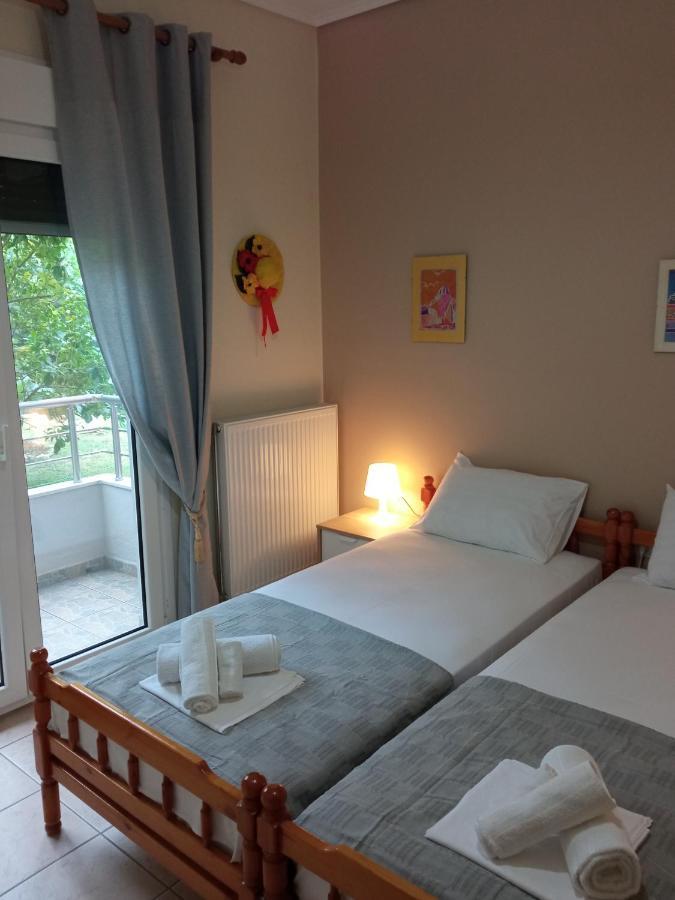 Sofia'S Garden Apartment เนอาเปรามอส ภายนอก รูปภาพ